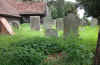 04 Tonge Church Graves to the South.jpg (136974 bytes)