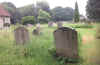 04 Wormshill Church Graves to the South.jpg (115911 bytes)